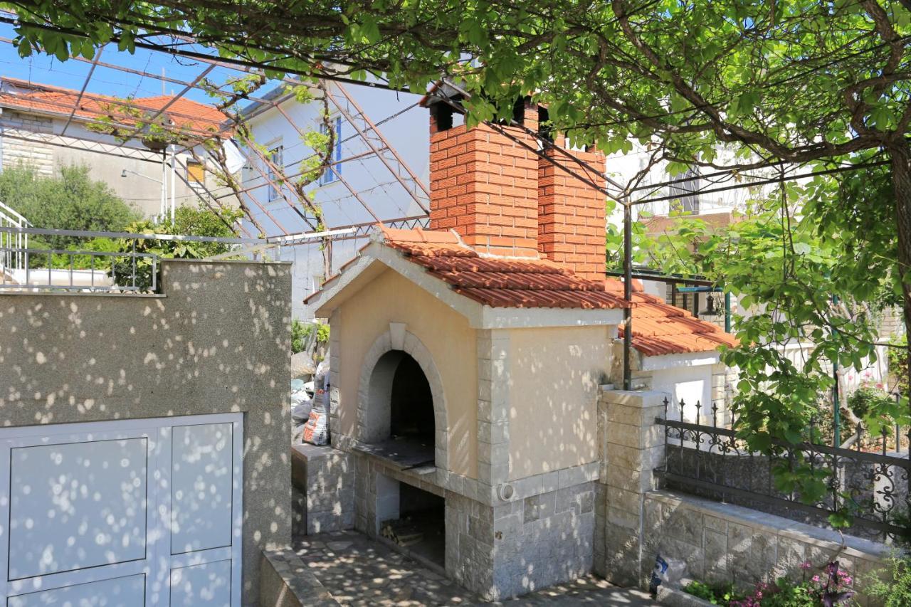 Apartments By The Sea Arbanija, Ciovo - 18797 Trogir Eksteriør billede