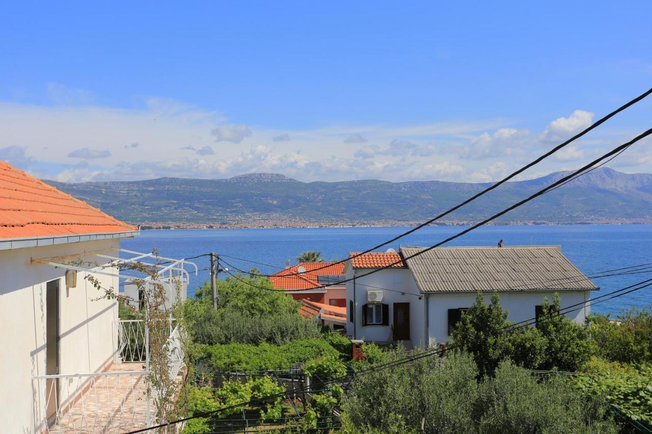 Apartments By The Sea Arbanija, Ciovo - 18797 Trogir Eksteriør billede