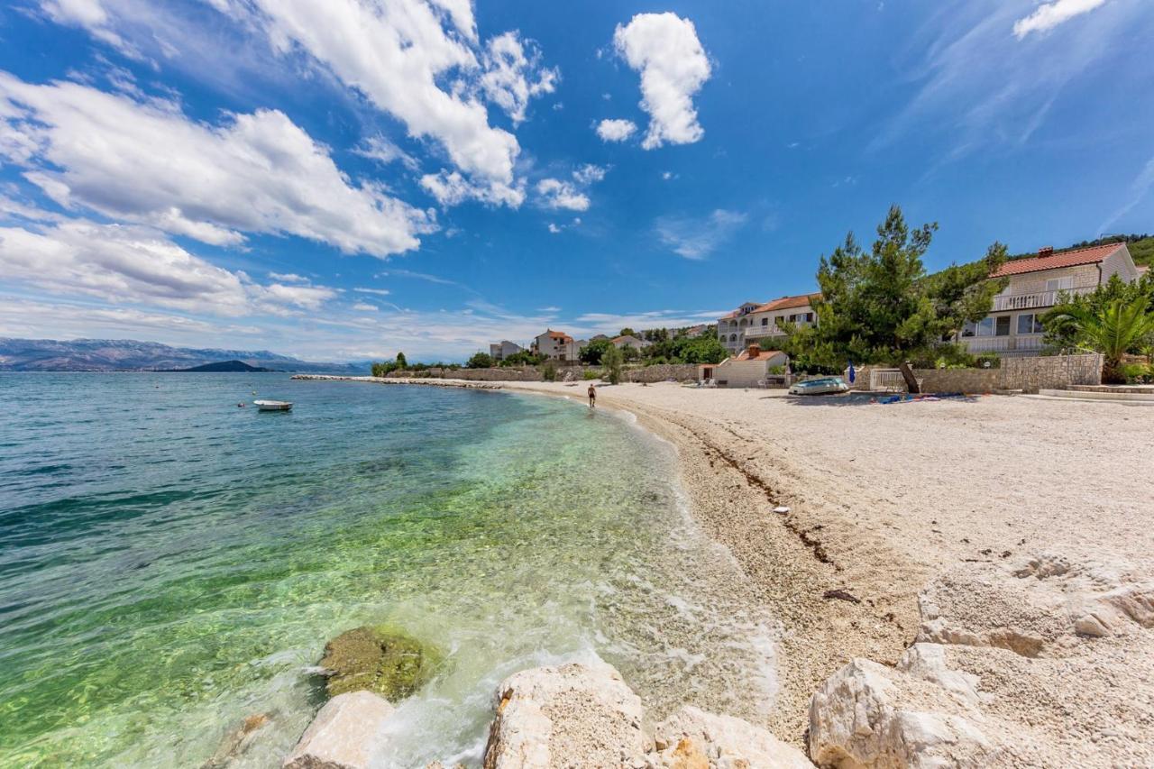 Apartments By The Sea Arbanija, Ciovo - 18797 Trogir Eksteriør billede